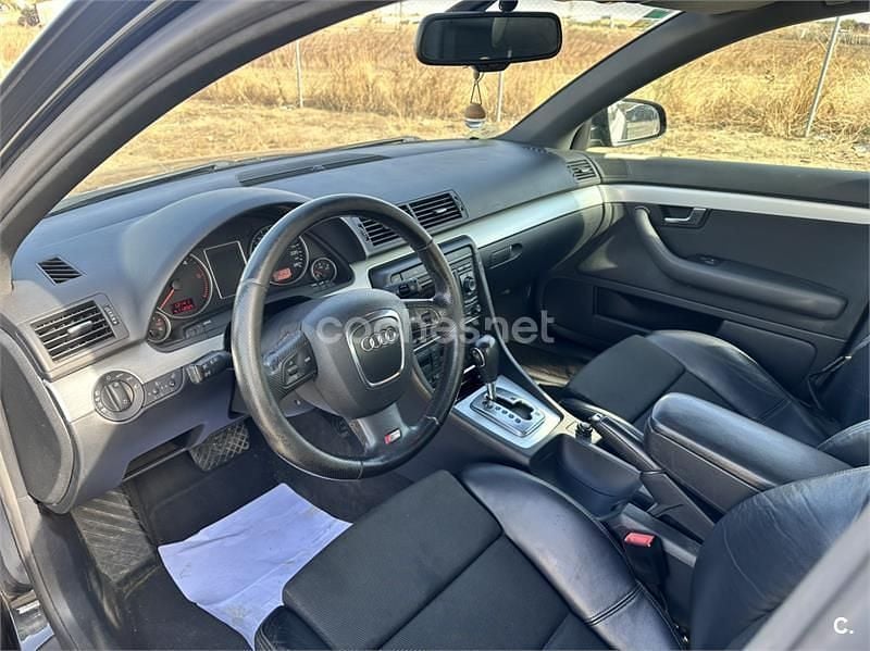 Usado Audi A4 140 HP (102 kW) 2007 Preto Sedan