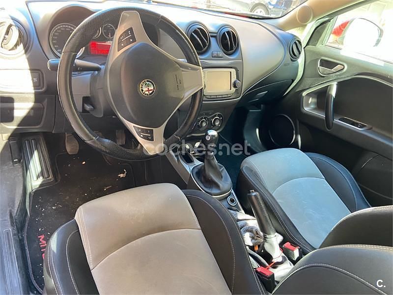 Rojo Usado 2017 Alfa Romeo MiTo Utilitario | 5500 € (Precio justo) - Imagen 1/4
