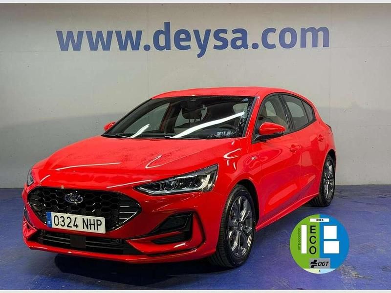 Usado Ford Focus ST-Line 125 CV (91 kW) 2025 Rojo Utilitario