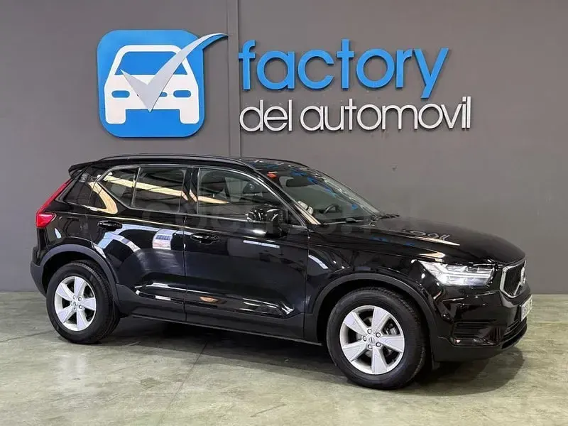 Usado Volvo XC40 Momentum 129 CV (94 kW) 2021 Negro SUV