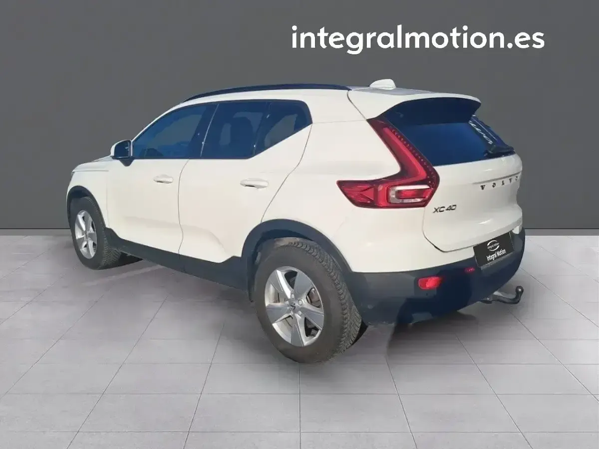 Usado Volvo XC40 149 CV (109 kW) 2019 Blanco SUV
