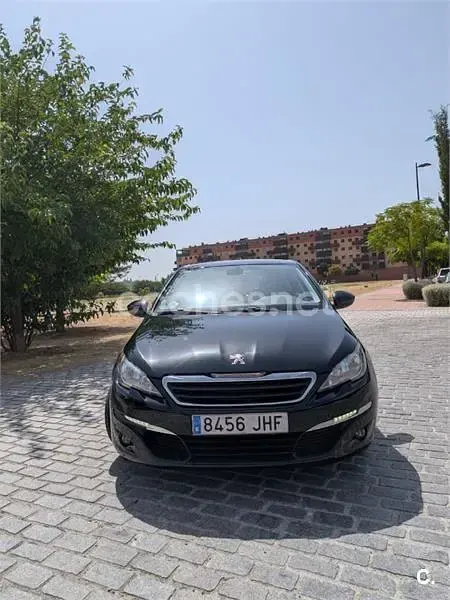 Usado Peugeot 308 Allure 115 CV (84 kW) 2015 Negro Berlina