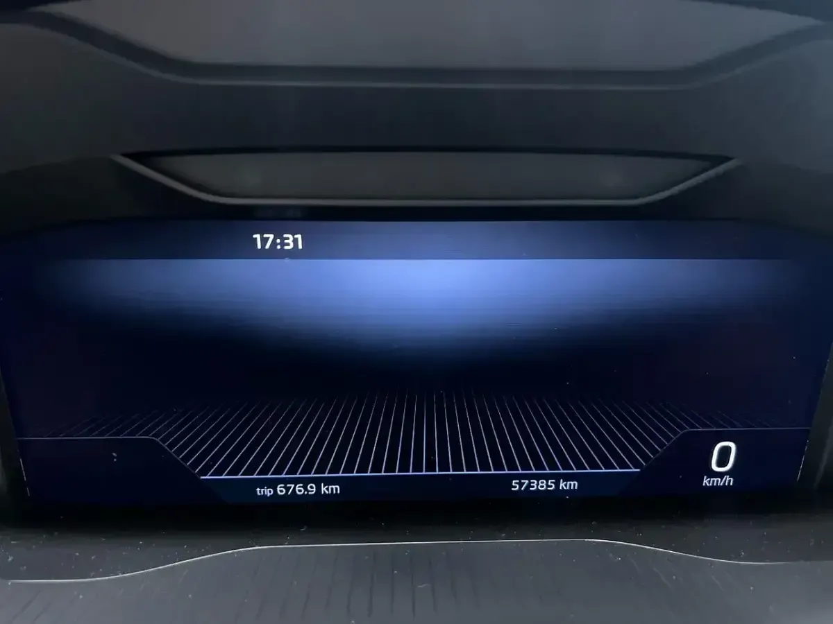Usado Skoda Karoq Ambition 150 HP (110 kW) 2022 Branco SUV