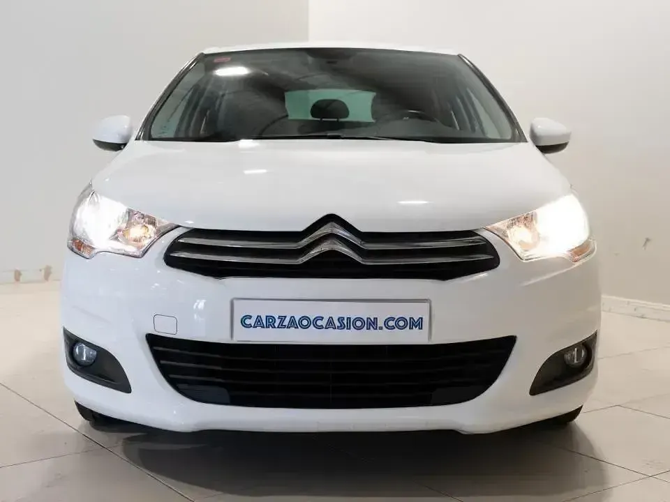 Usado Citroën C4 Live 99 CV (72 kW) 2016 Blanco Berlina