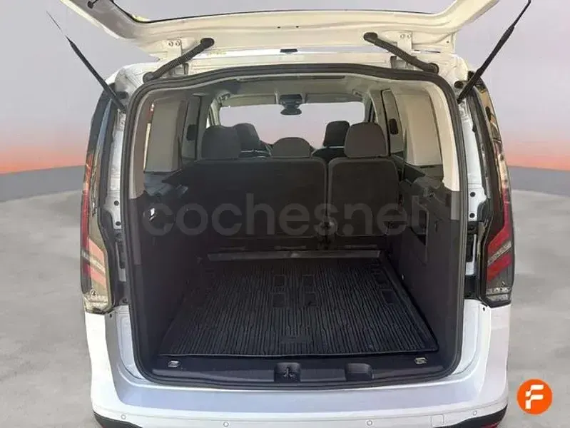 Usado Ford Grand Tourneo Connect Active 122 CV (89 kW) 2024 Blanco Monovolumen