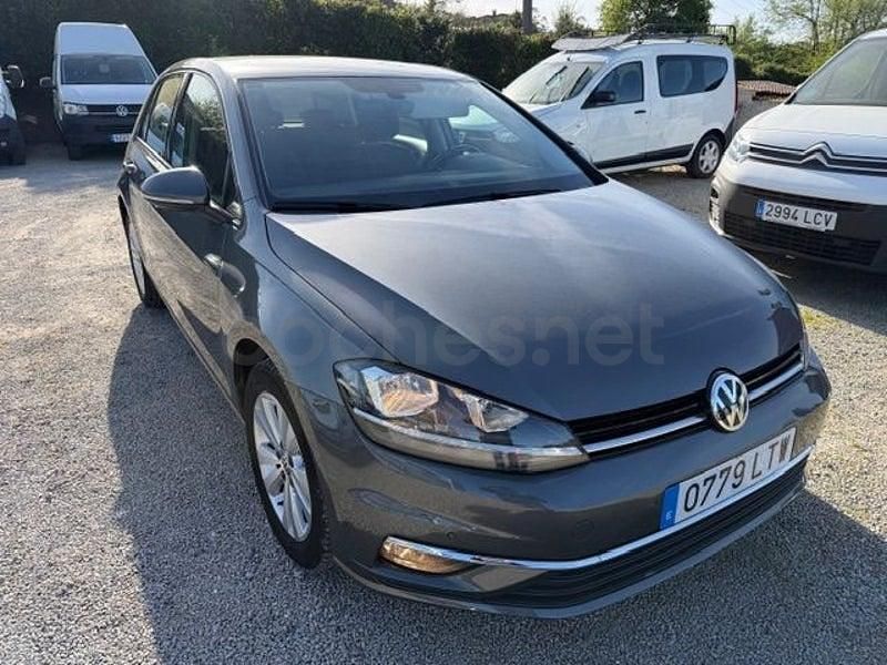 Usado VW Golf VII Business 115 CV (84 kW) 2018 Gris / plata Berlina