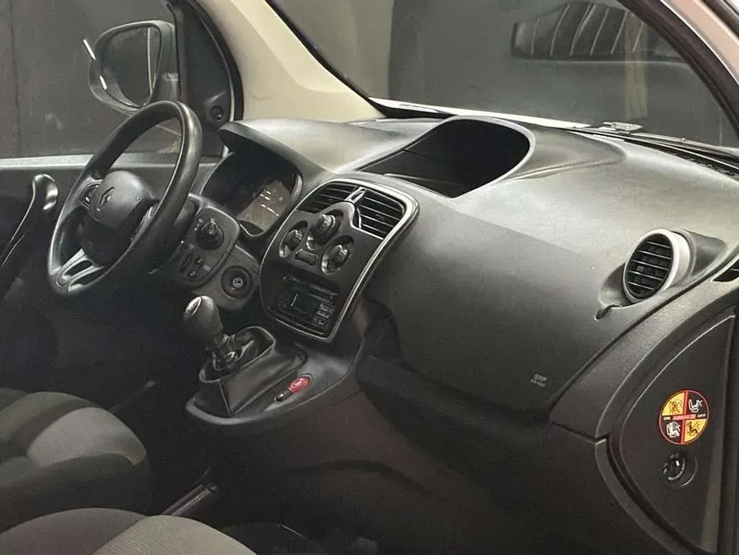 Usado Renault Kangoo 94 CV (69 kW) 2022 Blanco Monovolumen