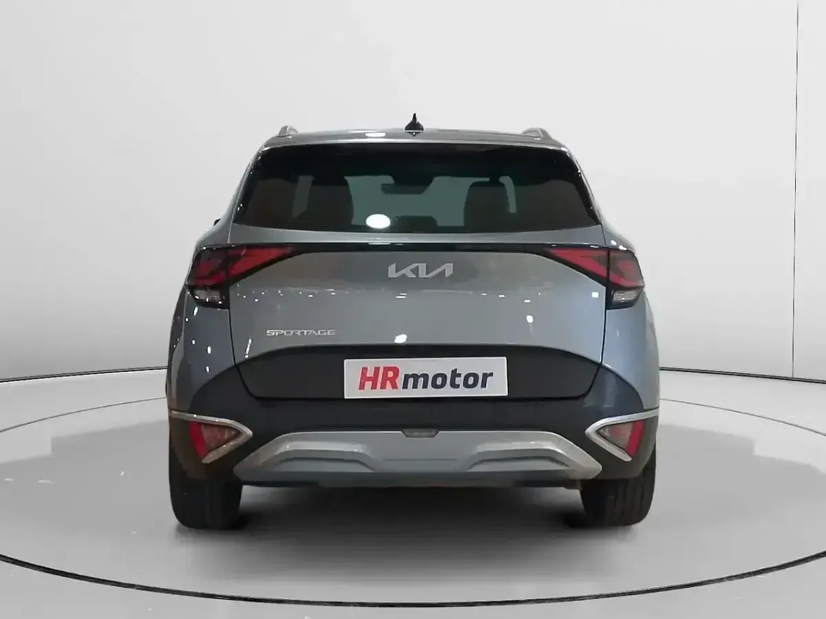 Usado Kia Sportage Motion 150 CV (110 kW) 2022 Gris SUV