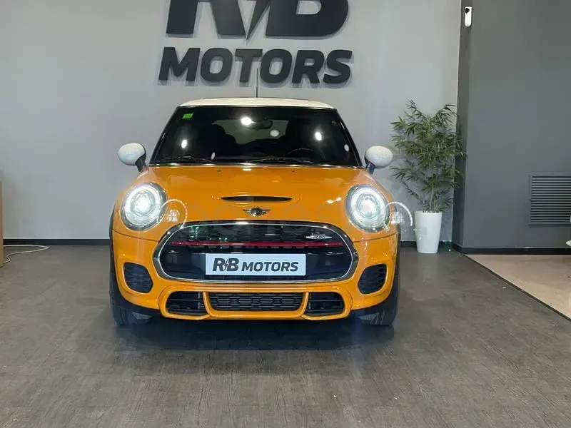 Usado Mini John Cooper Works 231 CV (169 kW) 2017 Naranja Utilitario
