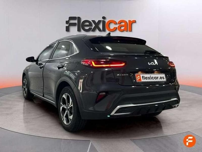 Usado Kia XCeed 101 CV (74 kW) 2024 Gris SUV