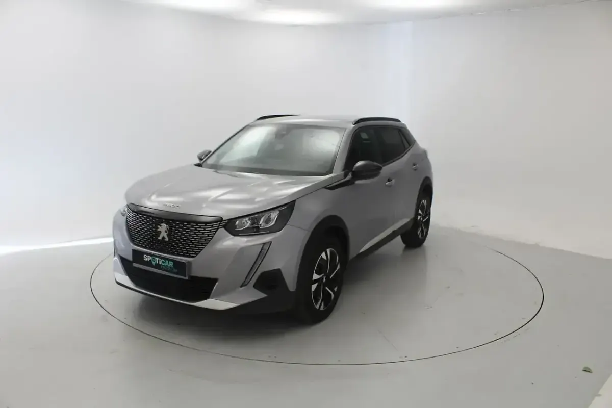 Usado Peugeot 2008 Allure 101 CV (74 kW) 2022 Gris SUV