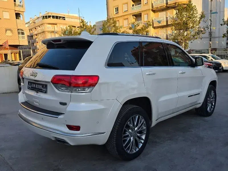 Usado Jeep Grand Cherokee Summit 250 CV (183 kW) 2017 Blanco SUV