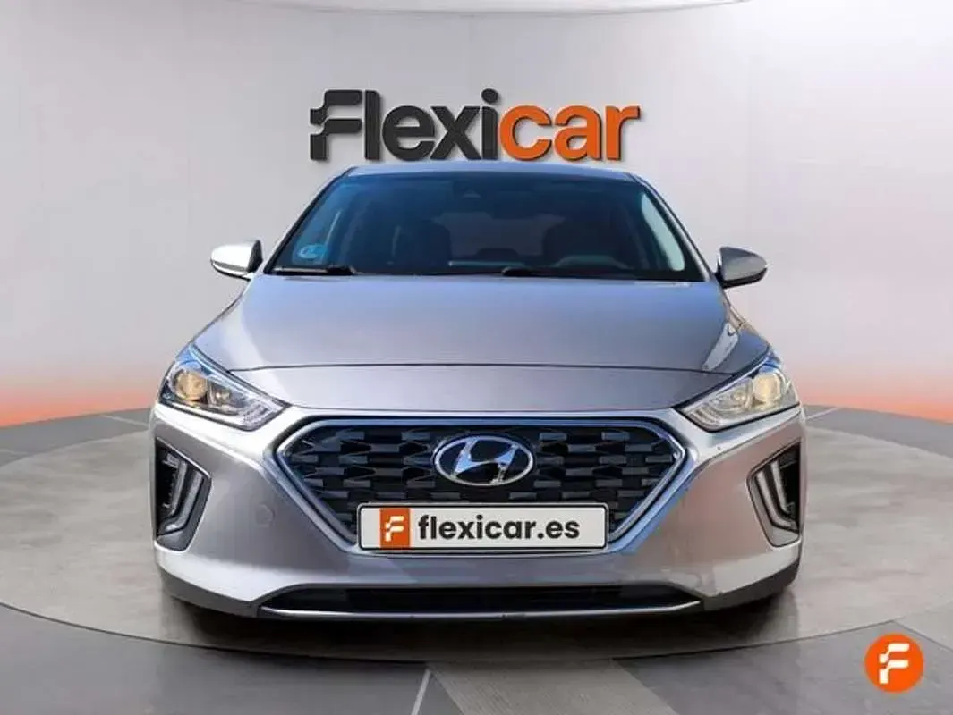 Usado Hyundai Ioniq Style 141 CV (103 kW) 2022 Gris Utilitario
