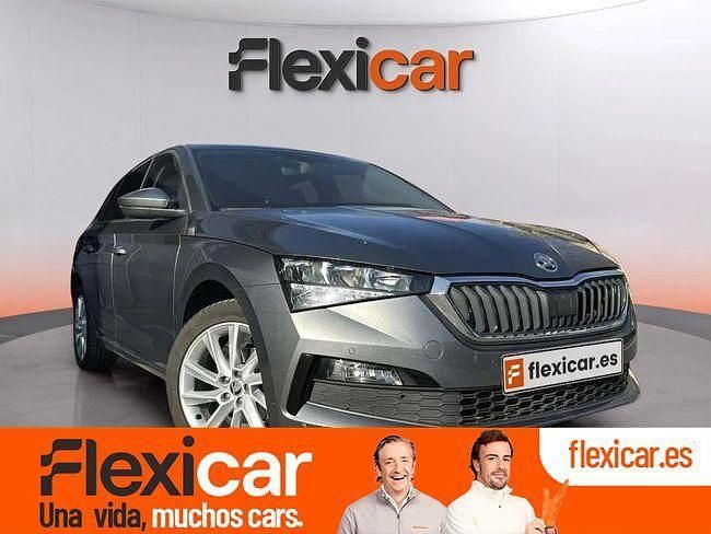 Gris Usado 2022 Skoda Scala Ambition Utilitario | 18.490 € (Precio justo) - Imagen 1/4