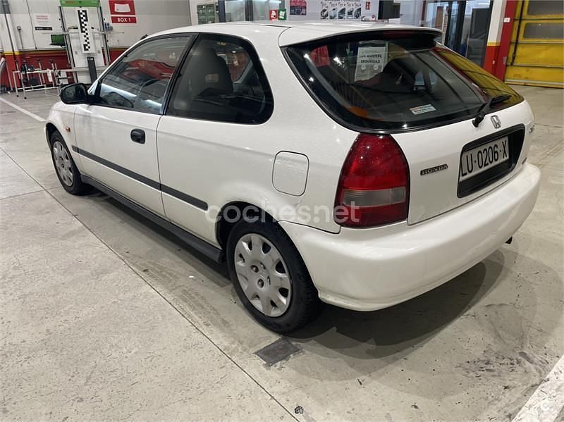 Usado Honda Civic S 90 CV (66 kW) 2000 Blanco Berlina