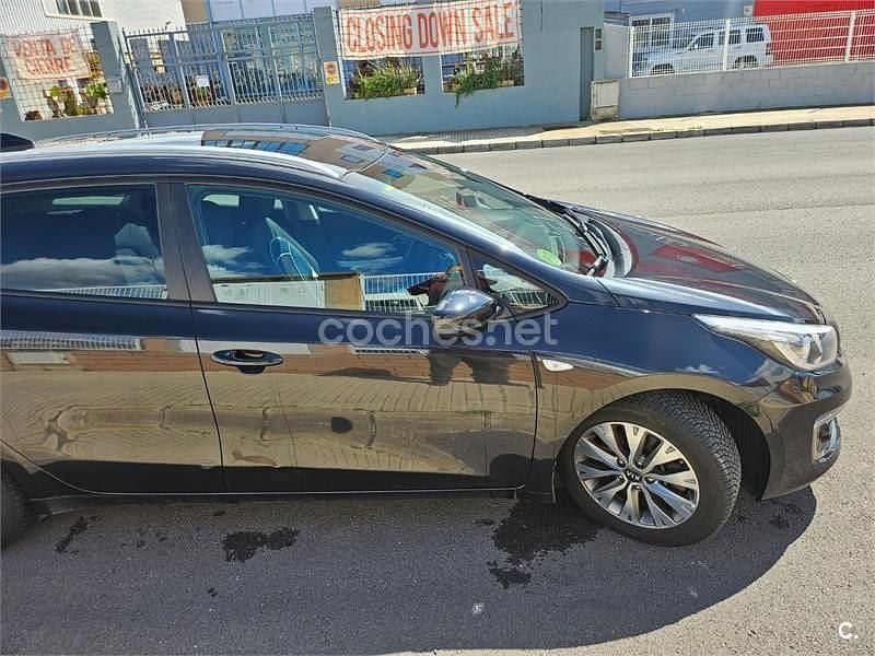 Usado Kia Ceed Sportswagon 120 CV (88 kW) 2018 Negro Familiar