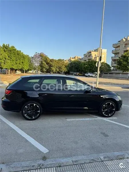 Usado Seat Leon ST Style 115 CV (84 kW) 2019 Negro Familiar