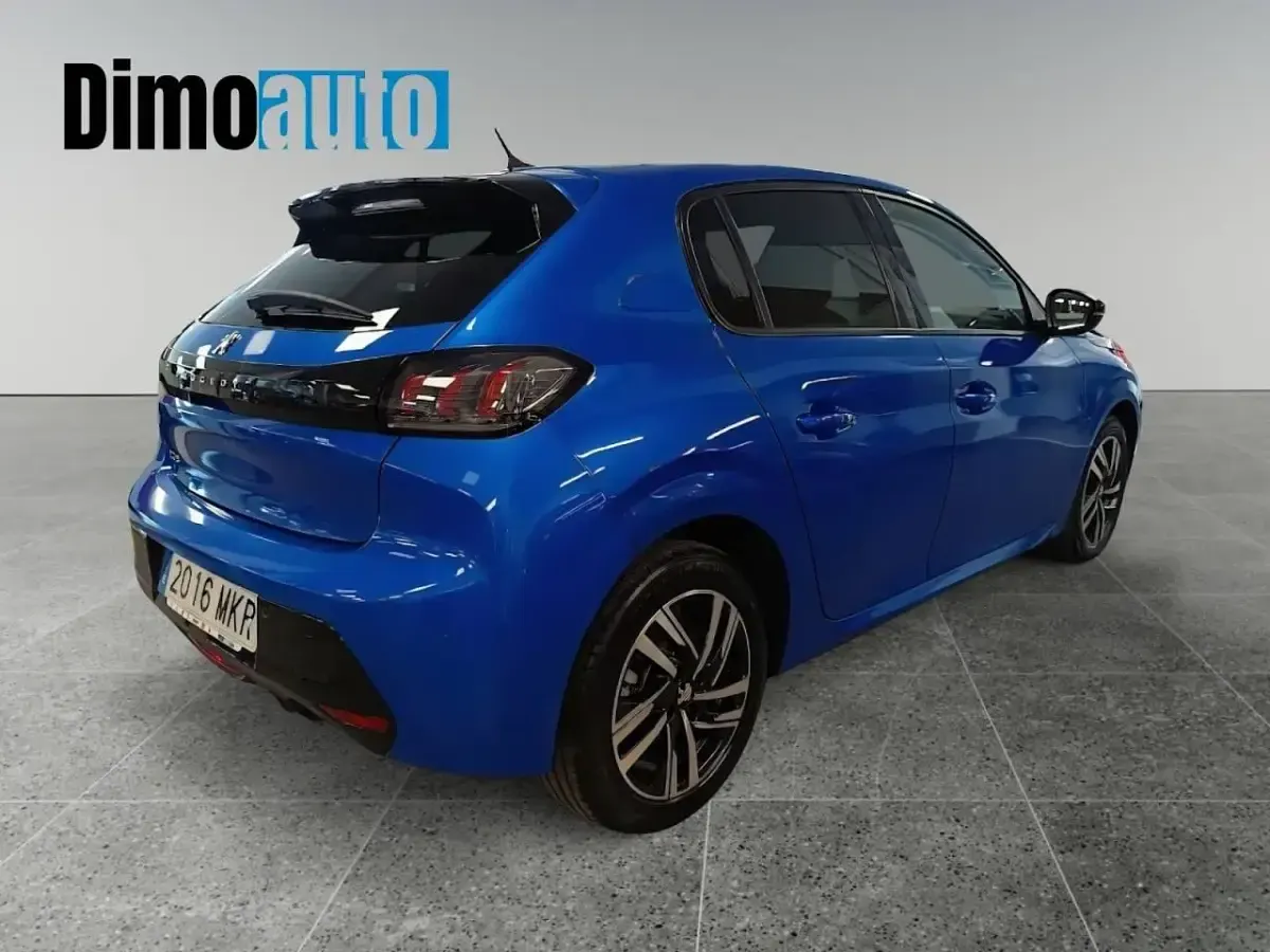 Usado Peugeot 208 Allure 100 CV (73 kW) 2023 Azul Utilitario