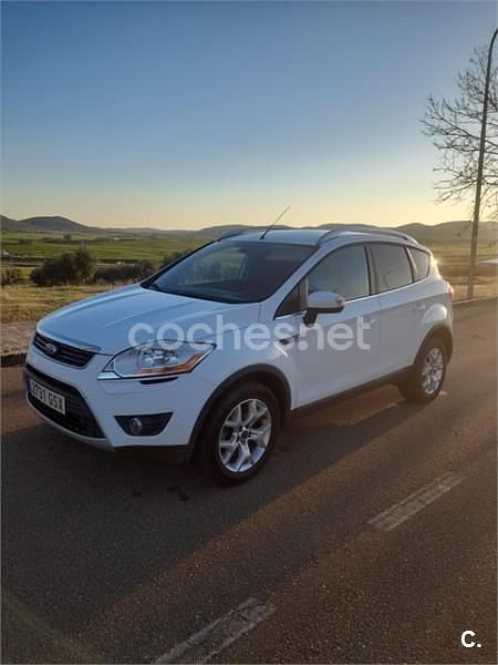 Usado Ford Kuga Trend 140 CV (102 kW) 2009 Blanco SUV