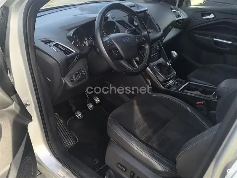 Usado Ford Kuga ST-Line 120 CV (88 kW) 2017 Gris / plata SUV