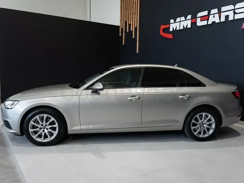 Usado Audi A4 150 CV (110 kW) 2017 Beige Berlina
