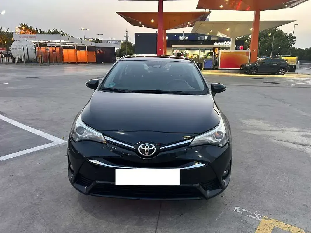 Usado Toyota Avensis Business Edition 143 CV (105 kW) 2017 Negro Berlina