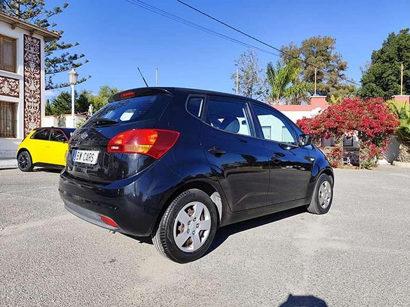 Usado Kia Venga 90 CV (66 kW) 2012 Negro Utilitario