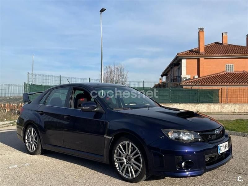 Usado Subaru WRX STI Sport 300 CV (220 kW) 2012 Violeta / lila Berlina