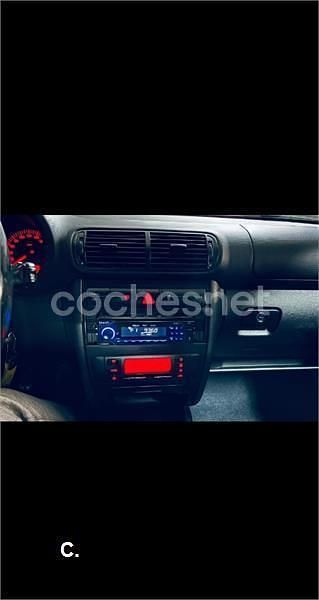 Usado Seat Leon 110 CV (80 kW) 2003 Gris / plata Utilitario