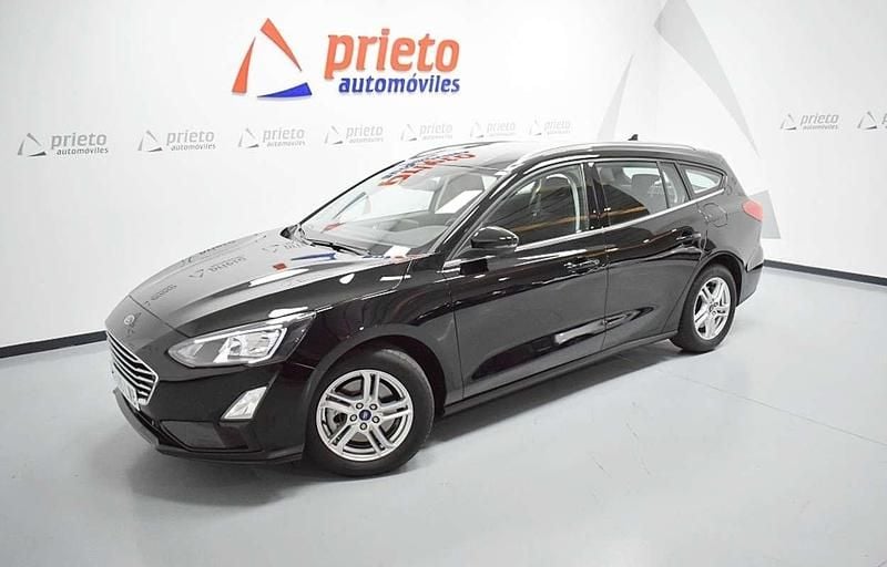 Usado Ford Focus Trend+ 120 CV (88 kW) 2022 Negro Familiar