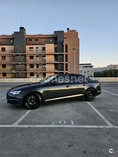 Usado Audi A4 150 CV (110 kW) 2018 Gris / plata Berlina