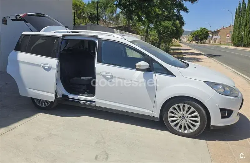 Usado Ford Grand C-Max Titanium 140 CV (102 kW) 2014 Blanco Monovolumen
