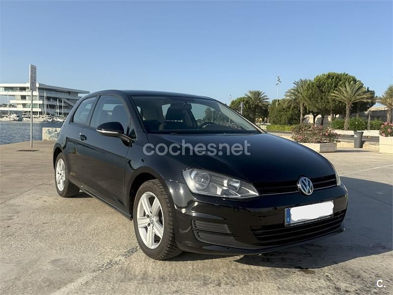 Negro Usado 2014 VW Golf VII Edition Berlina | 9990 € (Buen precio) - Imagen 1/4