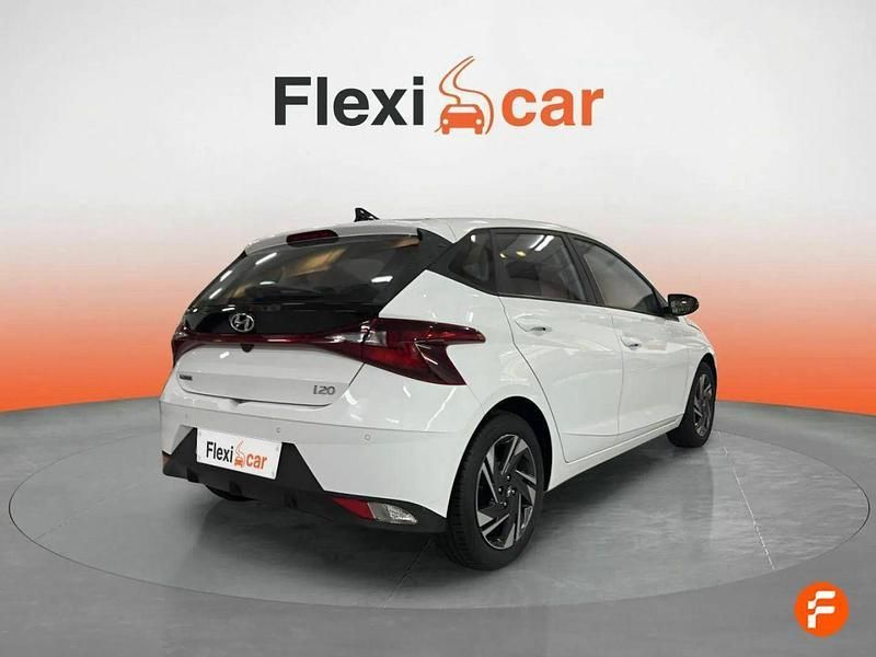 Usado Hyundai i20 84 CV (61 kW) 2022 Blanco Berlina