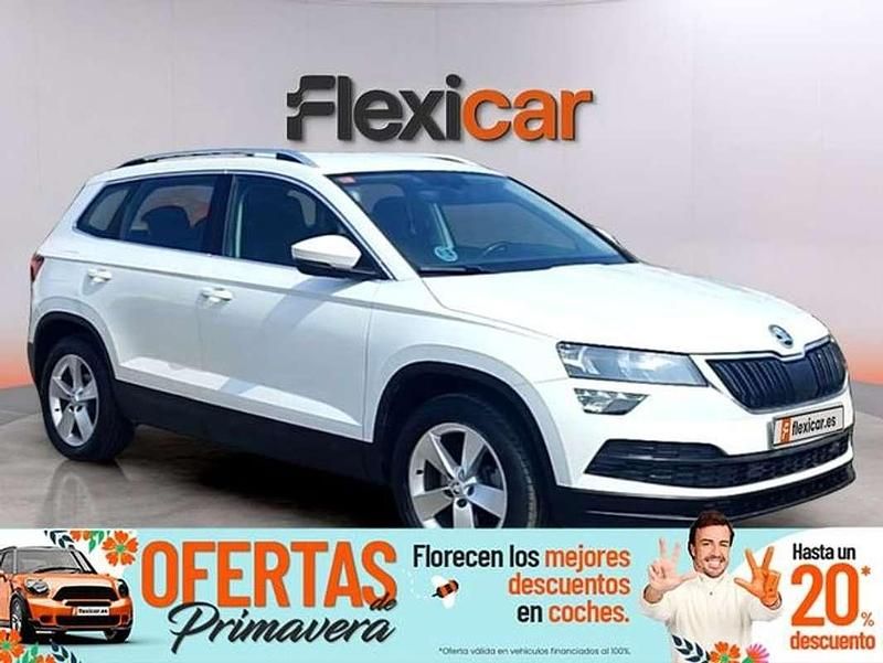 Usado Skoda Karoq Ambition 150 CV (110 kW) 2022 Blanco SUV