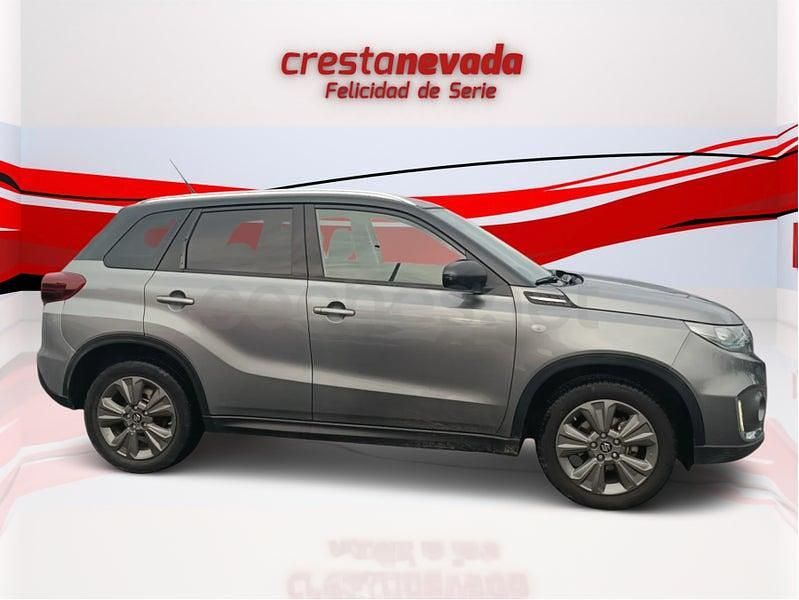Usado Suzuki Vitara 129 CV (94 kW) 2023 Gris / plata SUV