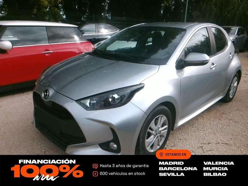 Plateado Usado 2023 Mazda 2 Center-Line Berlina | 16.250 € (Un poco caro) - Imagen 1/4