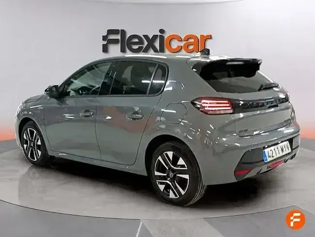 Usado Peugeot 208 Allure 110 CV (80 kW) 2025 Gris Utilitario