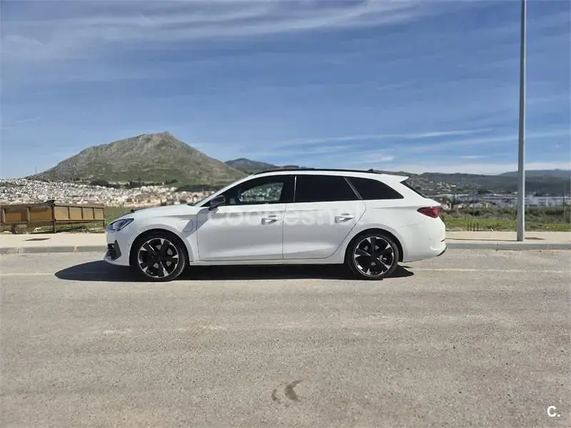 Usado Cupra Leon 204 CV (150 kW) 2023 Blanco Familiar