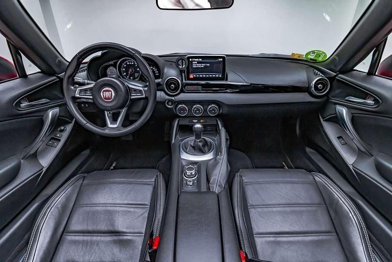 Usado Fiat 124 Spider 140 CV (102 kW) 2016 Rojo Descapotable