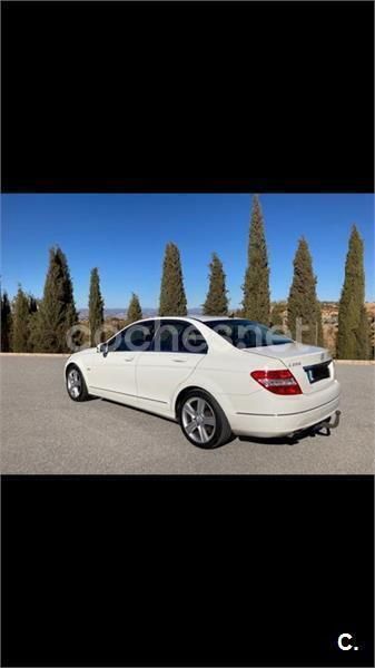 Usado Mercedes C200 Avantgarde 136 CV (100 kW) 2010 Blanco Berlina