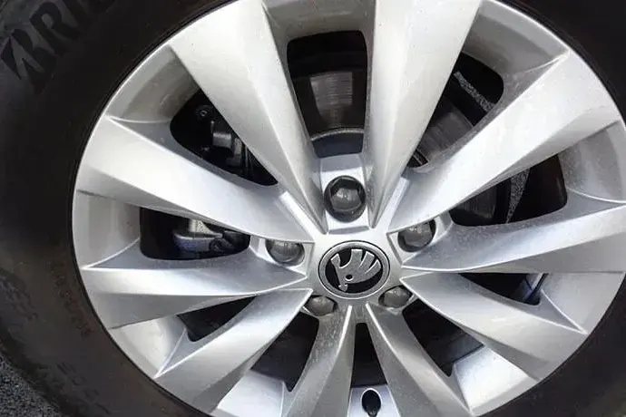 Usado Skoda Karoq 150 CV (110 kW) 2024 SUV