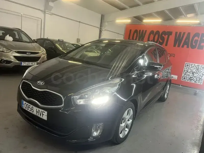 Usado Kia Carens 136 CV (100 kW) 2013 Negro Monovolumen