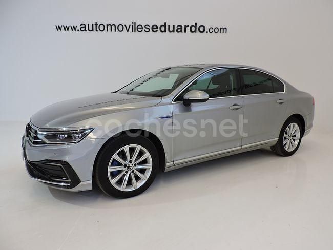 Usado VW Passat GTE 218 CV (160 kW) 2021 Gris / plata Berlina