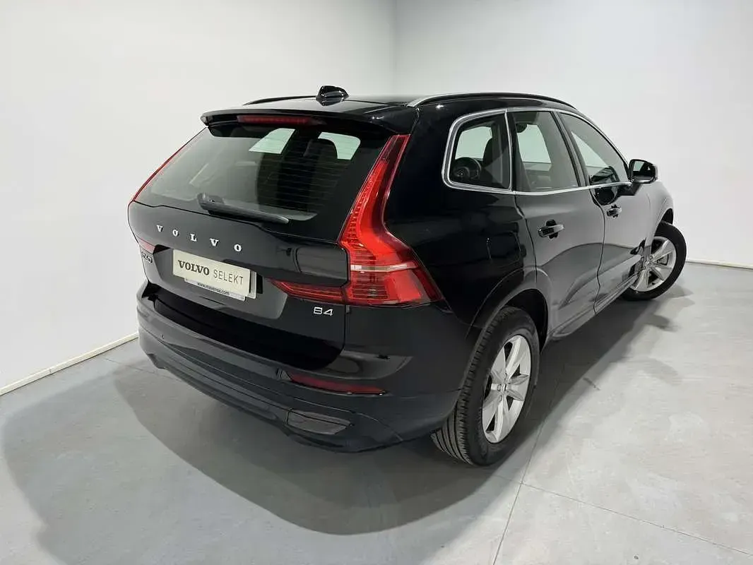 Usado Volvo XC60 Core 197 CV (144 kW) 2023 Negro SUV