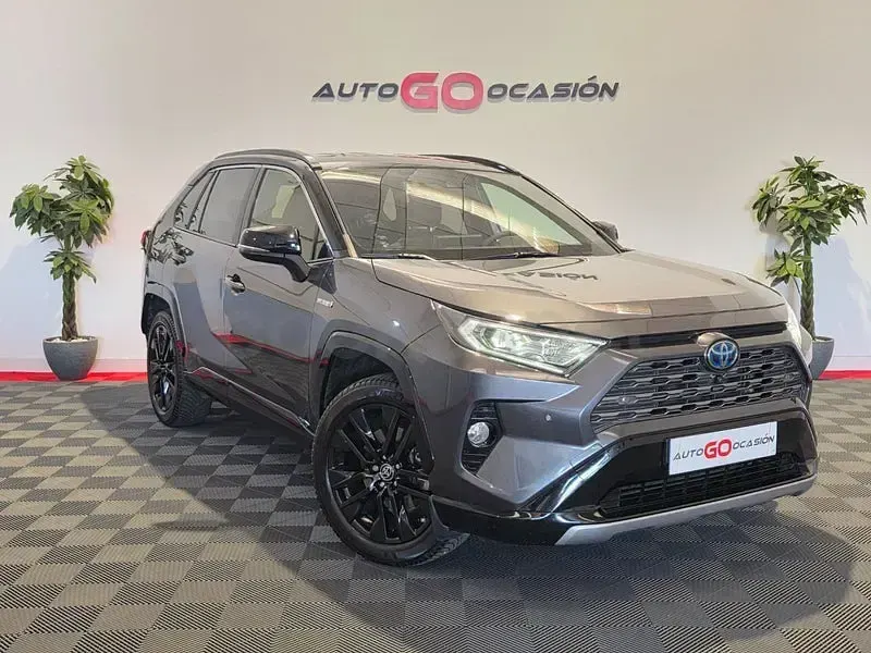 Usado Toyota RAV4 Hybrid Style 218 CV (160 kW) 2022 Gris / plata SUV