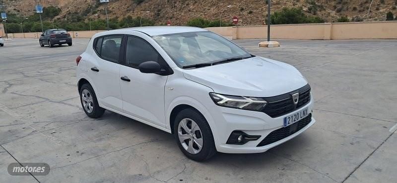 Usado Dacia Sandero Essentiel 67 CV (49 kW) 2021 Blanco Utilitario