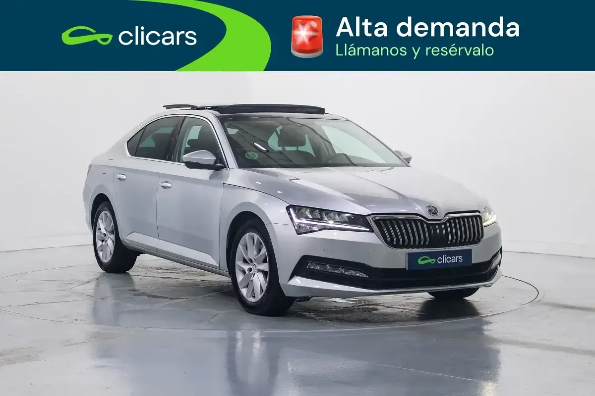 Usado Skoda Superb Ambition 150 CV (110 kW) 2022 Gris Berlina