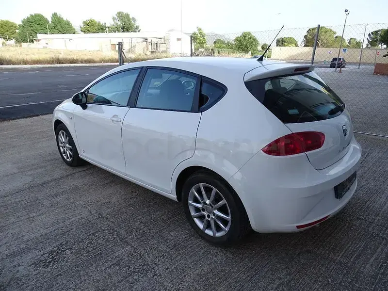 Usado Seat Leon Copa 90 CV (66 kW) 2012 Blanco Berlina
