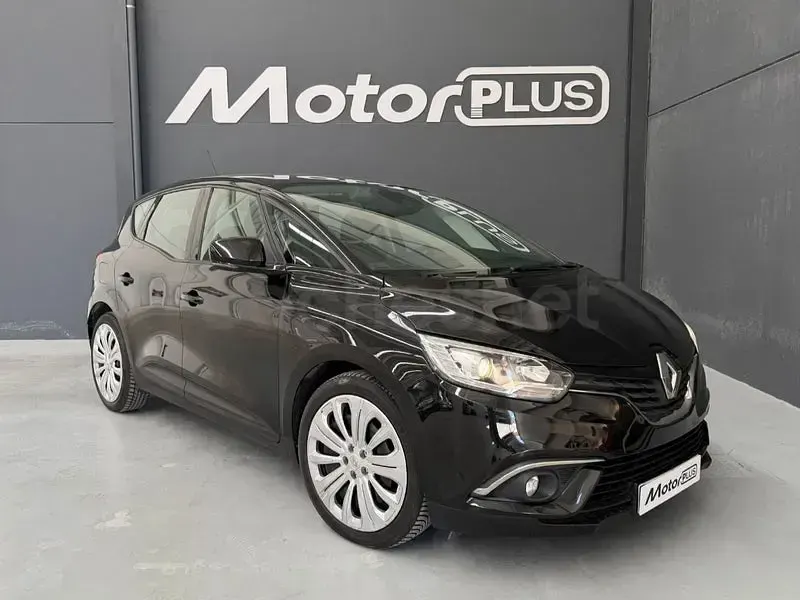 Usado Renault Scénic Zen 120 CV (88 kW) 2019 Negro Monovolumen